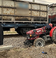 Adıyaman'dan Malatya'ya gelen yük treniyle çarpıştı!!