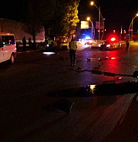 Motor yola uçtu! Ağaca çarpan minibüs hurdaya döndü| 2 yaralı