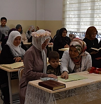 Alman kadın, Kur'an-ı Kerim'den etkilenip Müslüman oldu