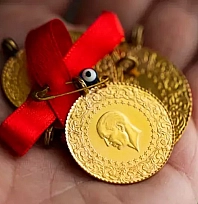 Altın piyasasında rekor yükseliş: Çeyrek ve gram altın zirveye yaklaştı