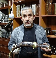 Antika silahlar sedef kakma sanatıyla süsleniyor