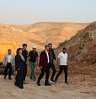 Ara tatile çıkan öğrenciler soluğu hayvanat bahçesinde aldı