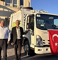Arapgir Belediyesi araç filosunu güçlendiriyor: 5 ton kapasiteli araç hibe edildi