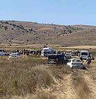 Arızalanan ot biçme makinesini tamir etmek isterken canından oldu
