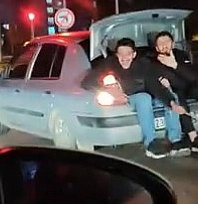 Arızalanan TOFAŞ'ı iple çektiler