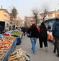 Asgari ücret cebe girmeden eridi: Malatyalılar bakmakla yetiniyor!