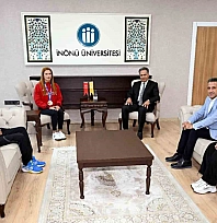 Avrupa Şampiyonu Akbaş, Rektör Akpolat'ı ziyaret etti