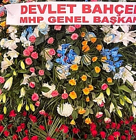 Bahçeli'den AK Parti'ye anlamlı çiçek