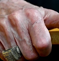 Bahçeli'nin yüzüğündeki semboller ne anlama geliyor?