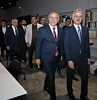 Bakan Uraloğlu'ndan kütüphaneye övgü! 'Yapılan en hayırlı proje'