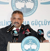 Başkan Hızar'dan gövde gösterisi