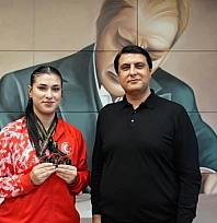 Başkan Yılmaz, Avrupa rekortmeni Büşra Çan'ı ağırladı