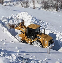 Battalgazi'de karla mücadele aralıksız sürüyor! 28 kilometrelik yol ulaşıma açıldı