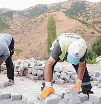 Belediye üretiyor, mahalle yolları yenileniyor