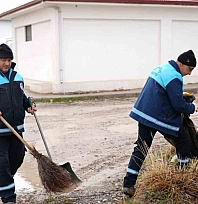 Park ve alışveriş alanlarında yoğun temizlik