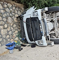 Beton mikseri devrildi: 1 ağır yaralı
