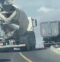 Beton mikseri trafikte kaos yarattı!