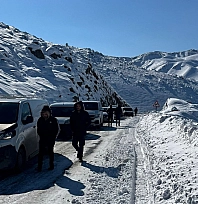 Birçok araç mahsur kaldı