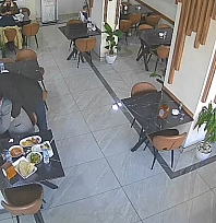 Boğazına lokma kaçan müşteri, heimlich manevrasıyla kurtarıldı