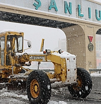 Büyükşehir Belediyesi 235 ekiple karla mücadeleyi sürdürdü