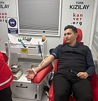 Çermik Kaymakamı Karataş, kan bağışında bulundu