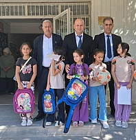 Çermikte 300 öğrenciye okul çantası dağıtıldı