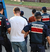 Çeşitli suçlardan aranan 3 şahsı jandarma yakaladı