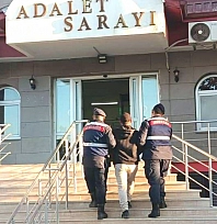 Çeşitli suçlardan aranan 3 şahıs jandarmadan kaçamadı