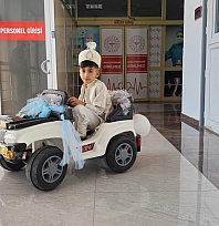 Çocukların ameliyat korkusu, akülü arabalarla azalıyor
