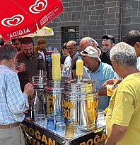 Cuma geleneği yıllardır sürüyor