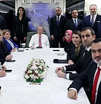 Cumhurbaşkanı Erdoğan'dan ses getirecek yorum: 'Nasıl yapar, nasıl bulaşır?'