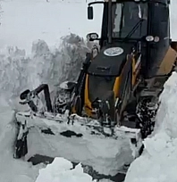 Malatya'da 3 mahallede karla mücadele sürüyor