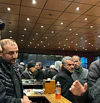 Kar ulaşımı engelledi: Vatandaşlar tesislere sığındı