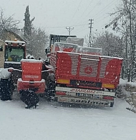 Darende'de yoğun kar yağışı ulaşımı zorlaştırdı