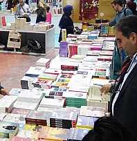 Dekan'ın arşivi şaşırttı: Yaklaşık 60 bin kitabı var