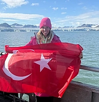 Deniz Kayadelen, Kuzey Kutbu'nda yüzen ilk Türk olarak tarihe geçti