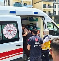 Devrilen motosikletteki 2 kişi yaralandı