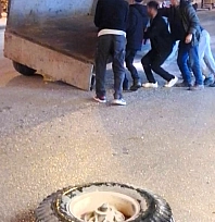 Dilek mahallesinde çukurlar tehlike saçıyor!