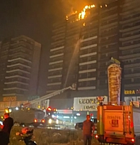 Diyarbakır'da plazada çıkan yangın söndürüldü
