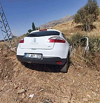Kontrolden çıkan araç savruldu: Yaralılar var!