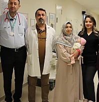 Doğuştan fıtıklı bebek sağlığına kavuştu