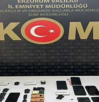 Ehliyet sınavında kopya çektiler