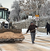 Ekipler Kar Yağışına Karşı Sahada