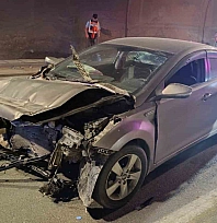 Malatya'da otomobil Karayollarına ait kamyona çarptı: 1 yaralı
