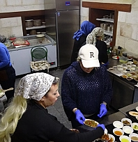 Eşlerinden imza karşılığında toplanan kadınlar önce kooperatif kurdu, sonra restoran açtı