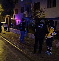 Polis Balkondan Girdi, Yaşlı Adamın Cesediyle Karşılaştı