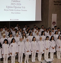 FÜ'de beyaz önlük giyme töreni düzenlendi