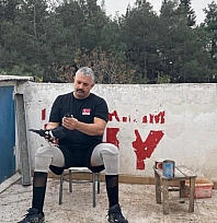 Gazi Mehmet, güvercin sevgisiyle hayata tutundu