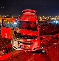 Gaziantep'te hafif ticari araç ile tır çarpıştı: 2'si çocuk 3 yaralı