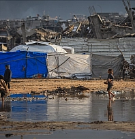 Gazze'de binlerce çadır su altında kaldı